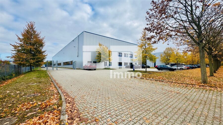 Moderne Produktions- & Lagerhalle mit Bürotrakt / Sozialräumen und Freiflächen in Kassel-Waldau - Zufahrt Areal 2